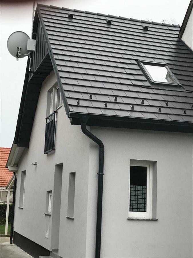 Heni Apartment Buk Exterior photo
